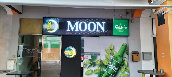 Moon Pub