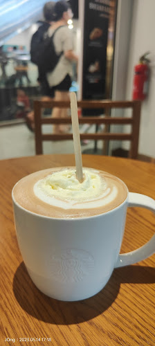 Starbucks Canberra Plaza - Hospitality and gastronomy