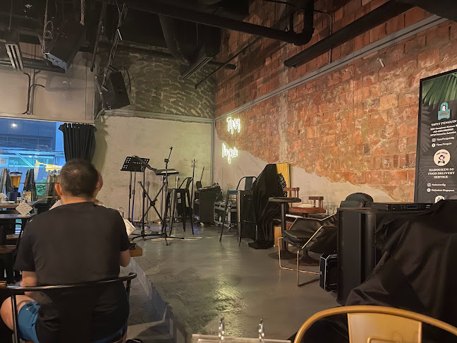 Tipsy Penguin - Singapore