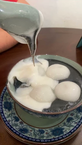 Darkness Dessert 甜品屋 - 36 Temple street / 100 Tanjong Pagar Road