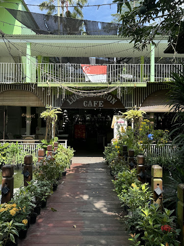 Lucky Saigon Café - Hospitality and gastronomy