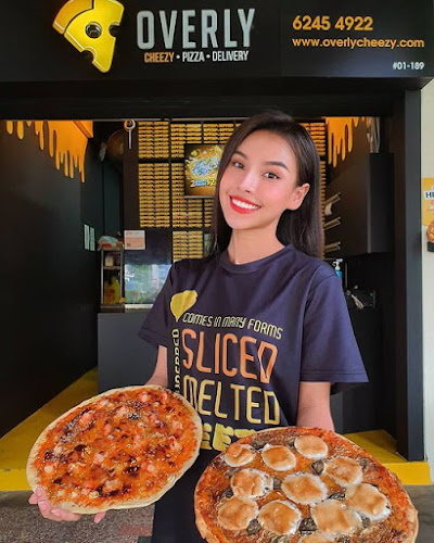 Comentarii opinii despre Overly Cheezy