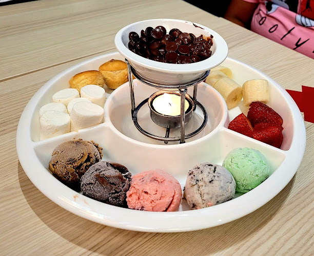 Opinii despre Swensen's (Waterway Point) în Singapore - Hospitality and gastronomy