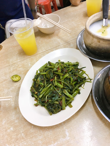 Eminent Frog Porridge & Seafood - Hospitality and gastronomy