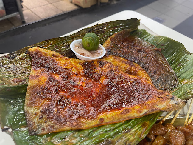 20 Kensington Park Rd, #01-05/06 Chomp Chomp Food Centre, Singapore 557269