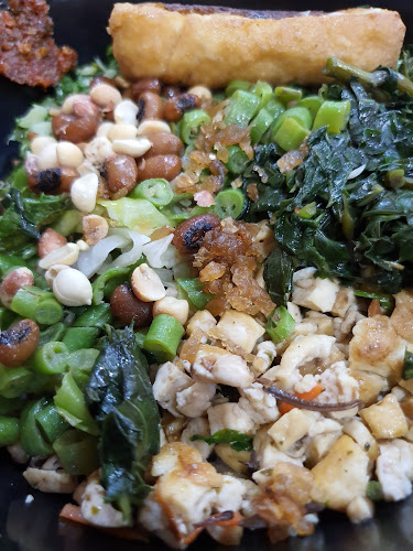 101 Upper Cross St, B1-06 Stall 10 People's Park Centre, Singapore 058357