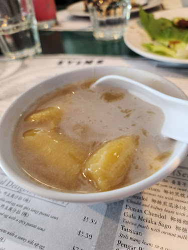 Comentarii opinii despre Ivins Peranakan Restaurant @ Binjai Park