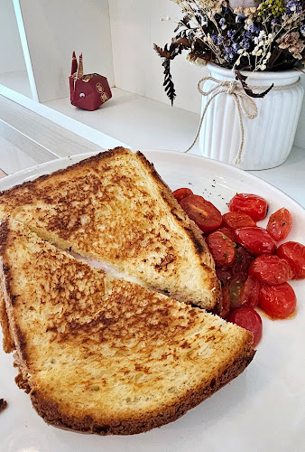 HOUSE DOWNSTAIRS - Singapore