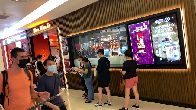 1 HarbourFront Walk, #02-138 9 VivoCity, Singapore 098585