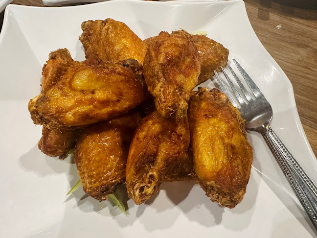 White Restaurant (Sun Plaza)