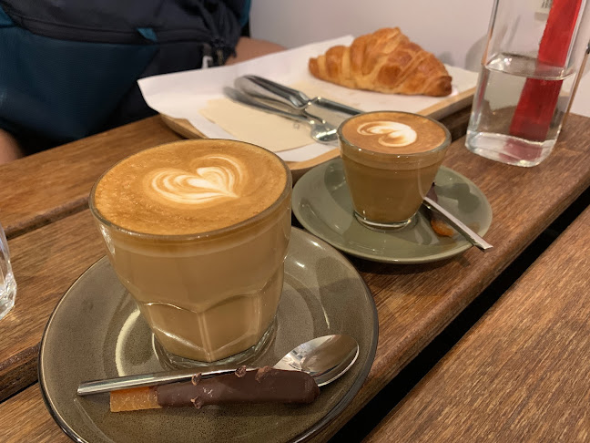 Comentarii opinii despre The M Plot Cafe