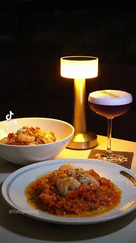 Komyuniti Bar & Restaurant