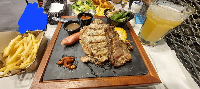 COLLIN'S® Shaw Plaza