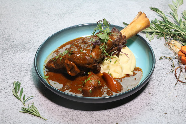 Poolside Café - Hospitality and gastronomy