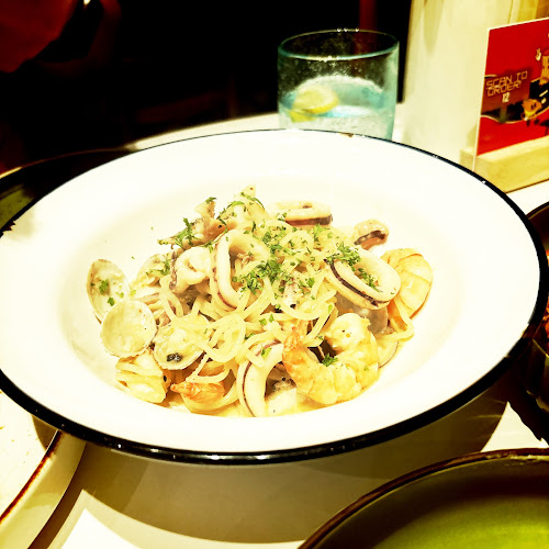 Opinii despre Chicco Trattoria | Holland Village | Italian Restaurant | Freshly Made Pasta Daily în Singapore - Hospitality and gastronomy