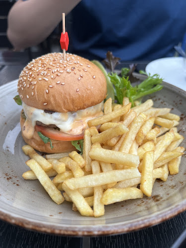 Opinii despre High Tide Bistro and Bar în Singapore - Hospitality and gastronomy