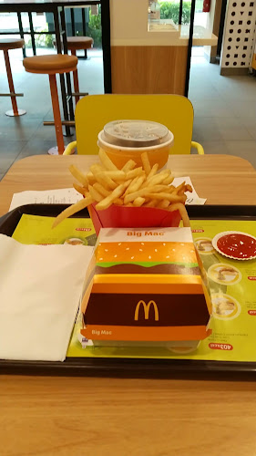 Opinii despre McDonald's Sengkang Sports Complex în Singapore - Hospitality and gastronomy