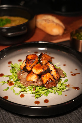 Changi Rd, #324F, Singapore 419799