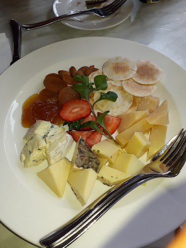 Huber's Bistro - Singapore