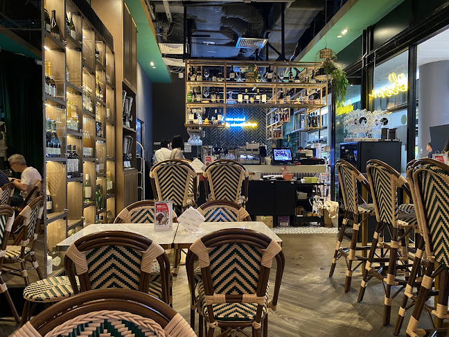 Tipsy Bird Gastrobar - Hospitality and gastronomy