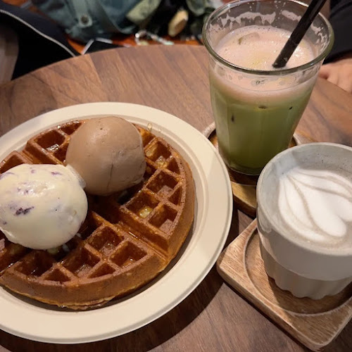 FATCAT Ice Cream & Coffee Boutique - Hospitality and gastronomy