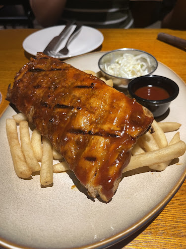 Brewerkz Orchard Rendezvous Hotel - Hospitality and gastronomy