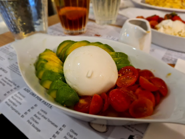 Comentarii opinii despre Burrata Joy & Gustavo Lapasta Katong V