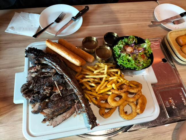 Tomahawk King: Steakhouse and Grill (Steak & Japanese Yakiniku) - Hospitality and gastronomy