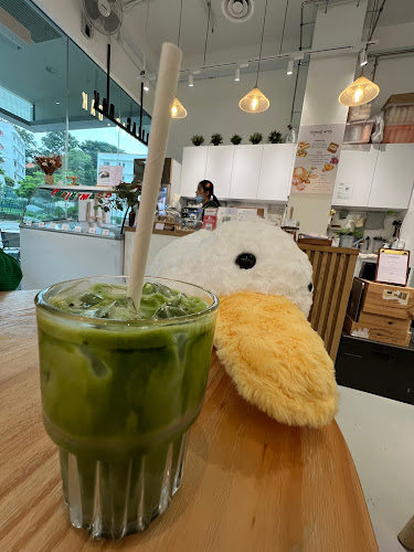 Lilac Oak | Vegan Café & Bakes - Hospitality and gastronomy