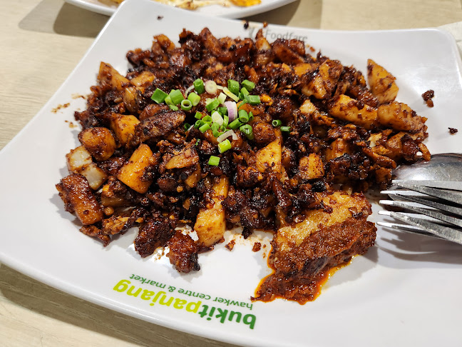 Bukit Panjang Hawker Centre & Market