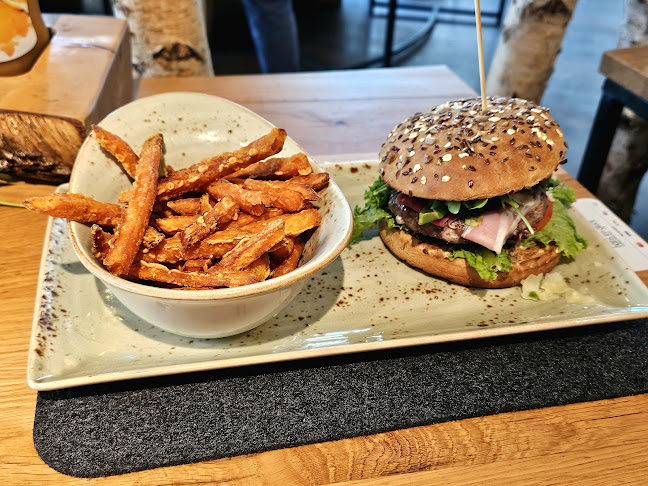 SERVUS German Burger Grill | VIVOCITY - Hospitality and gastronomy