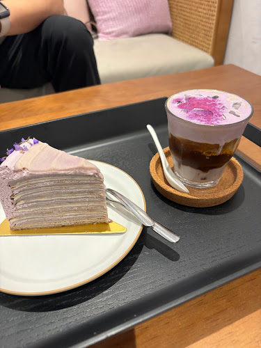 Cafe Lilac by Whisking Bakes - Hospitality and gastronomy
