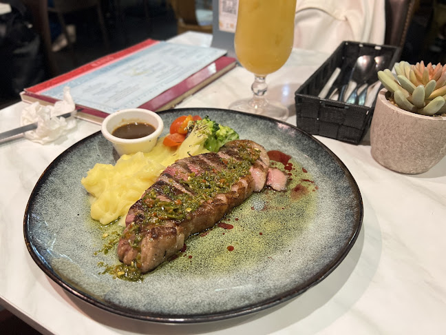 201 Victoria St, #07-04 Bugis Plus, Singapore 188067