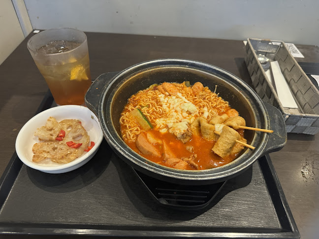 10 Sinaran Dr, #03-33 Square 2, Singapore 307506