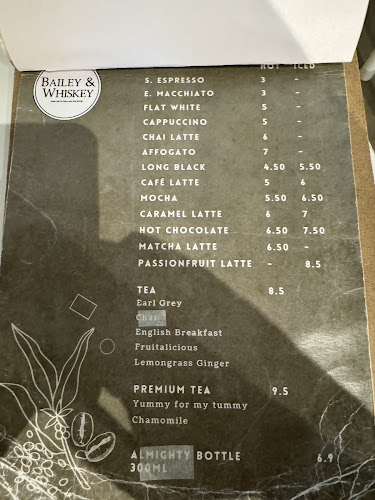 Comentarii opinii despre Bailey And Whiskey