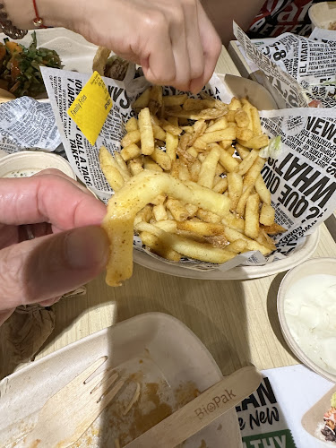 Opinii despre Guzman y Gomez în Singapore - Hospitality and gastronomy