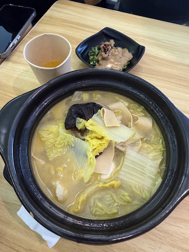 XiaoJin Claypot Malatang 小金砂锅麻辣烫