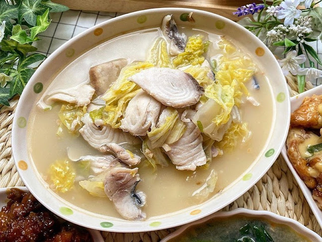 Whampoa Keng Fish Head Steamboat @ Balestier