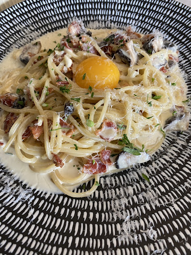 15-2 Jln Riang, Singapore 358987