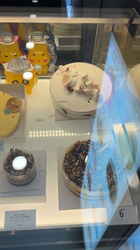 CAKEBAR @ ORCHARD PALAIS RENAISSANCE - Singapore