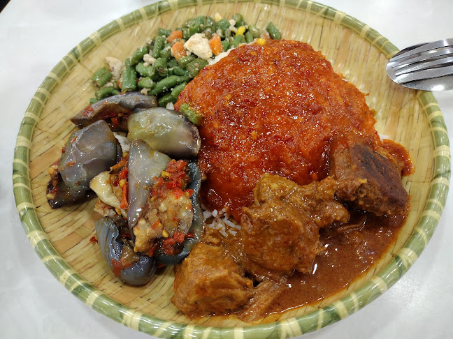 Opinii despre Raden Lina Nasi Padang @ West Plaza Pasir Ris (Koufu FoodCourt) în Singapore - Hospitality and gastronomy