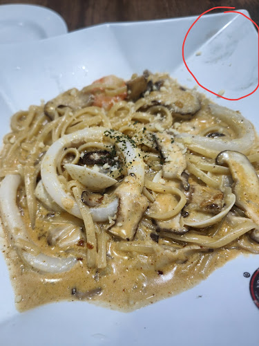 200 Victoria St, #B1 - 08 Bugis Junction, Singapore 188021