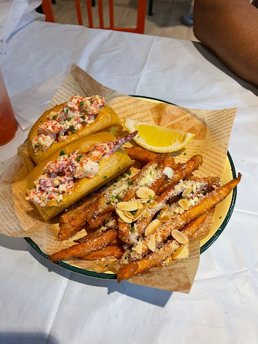 Dancing Crab (Northshore Plaza II) - Hospitality and gastronomy