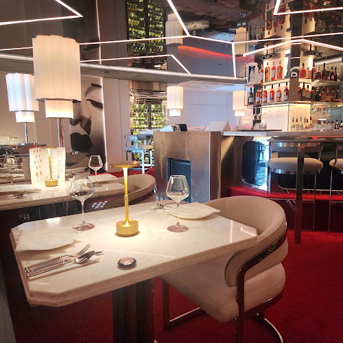 Blk D, 3D River Valley Rd, #01-04 Clarke Quay, 179023