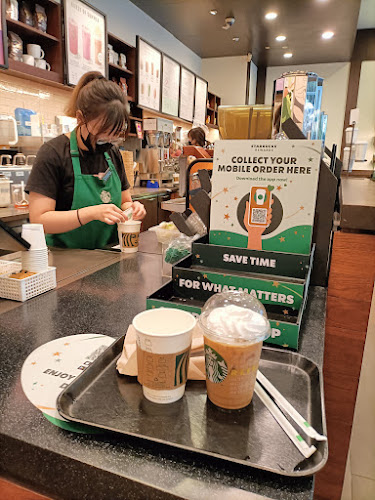 Opinii despre Starbucks Metropolis în Singapore - Hospitality and gastronomy