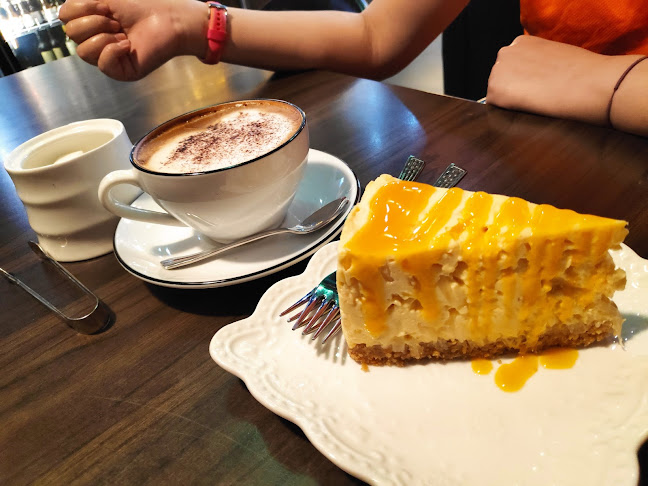 Chezcake Bistro - Hospitality and gastronomy