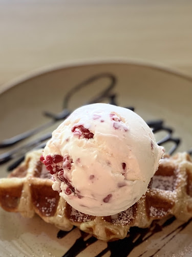 Frosty Owl - Singapore