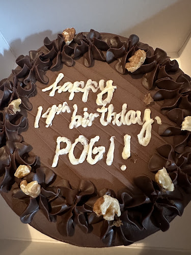 Whyzee | Birthday Cake Delivery Singapore - Hospitality and gastronomy