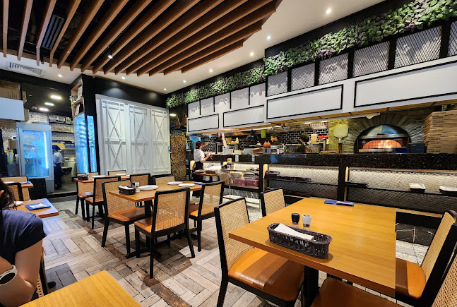 Opinii despre COLLIN'S® în Singapore - Hospitality and gastronomy