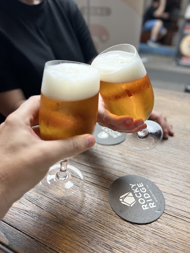 Opinii despre Good Luck - The Best of Singapore Craft Beers (Bugis - Haji Lane) în Singapore - Hospitality and gastronomy